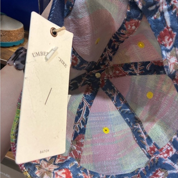 Umber & Ochre Cap in Khes Multi Red NWT - Picture 6 of 6